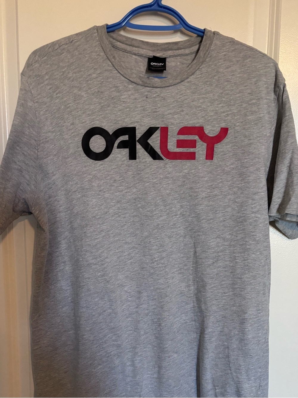 Oakley Short Sleeve Logo Tee - Gray with Black & Red Accents